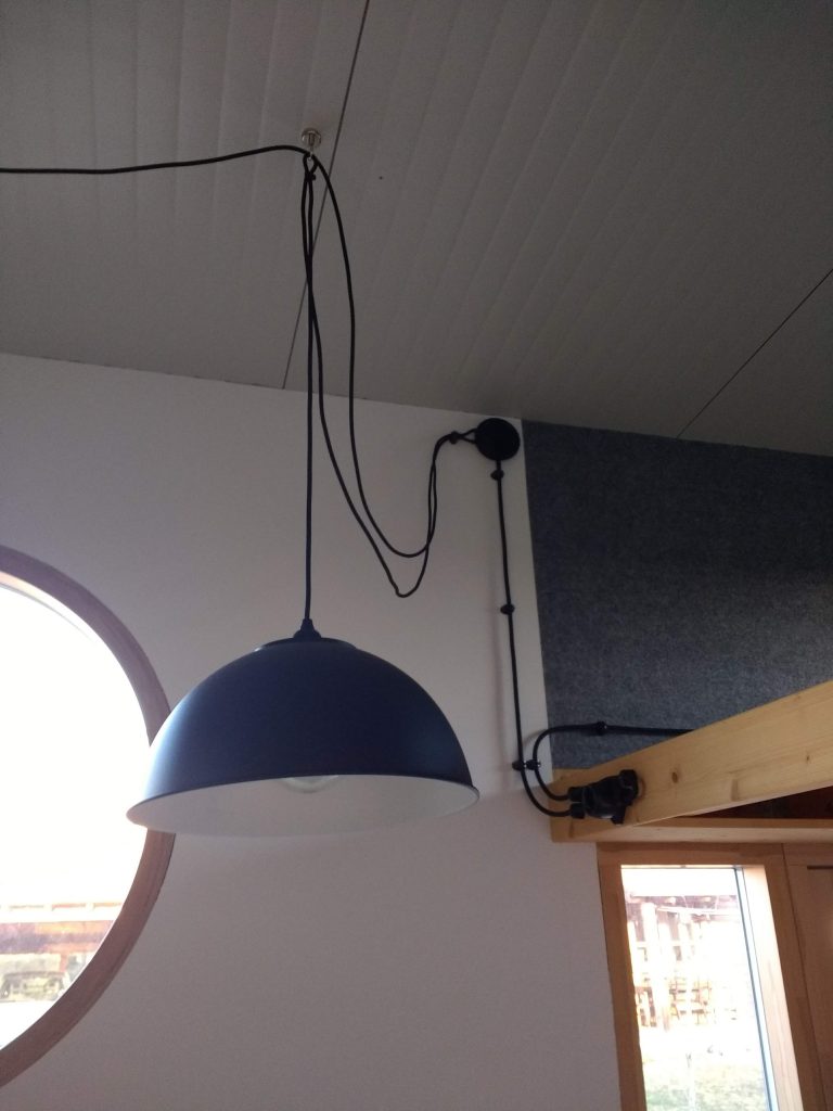 Lampe mit Magnethaken